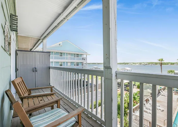 Lagoon Landing 207- Of & Lagoon