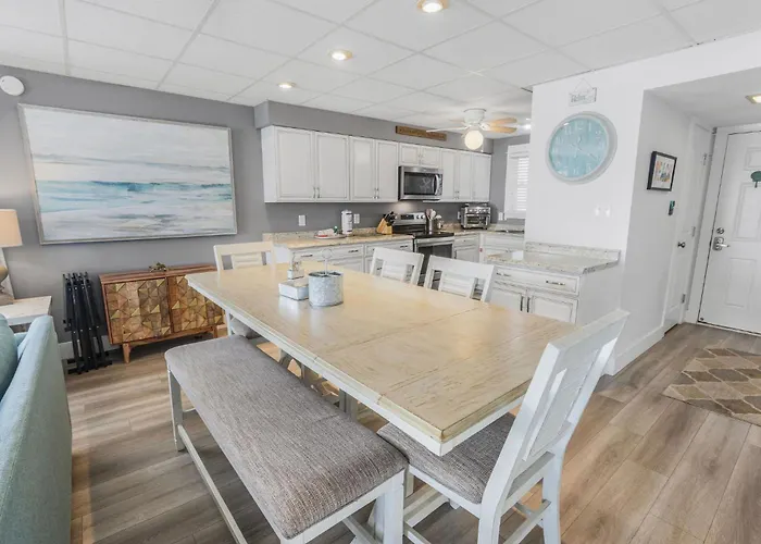 Lagoon Landing 207- Of & Lagoon Holiday home