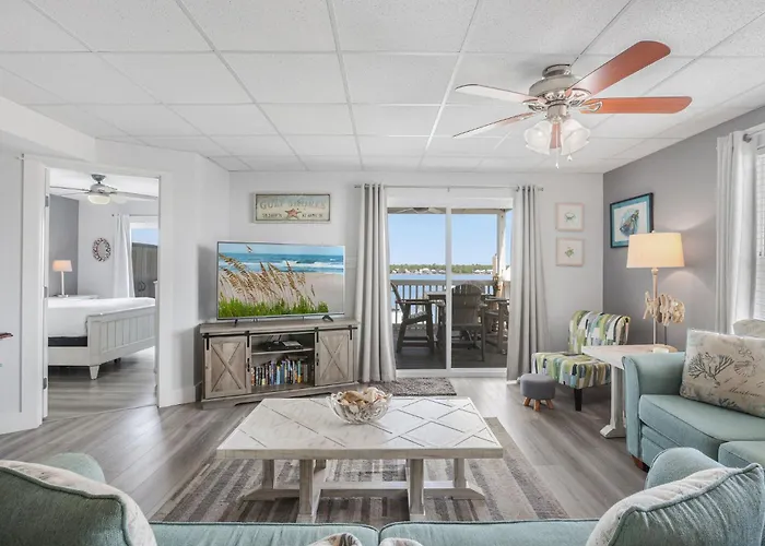 Lagoon Landing 207- Of & Lagoon Holiday home